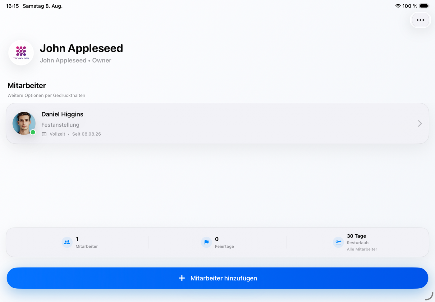 ZeitPilot App auf einem iPad mit Mitarbeiterübersicht